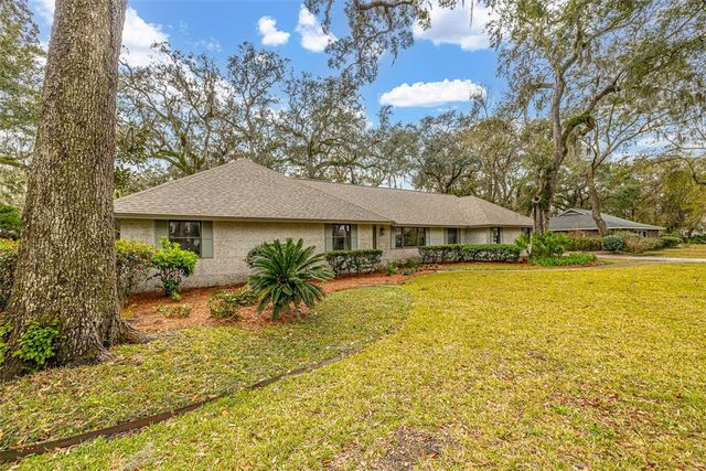 217 Five Pounds Road, St Simons Island, GA 31522