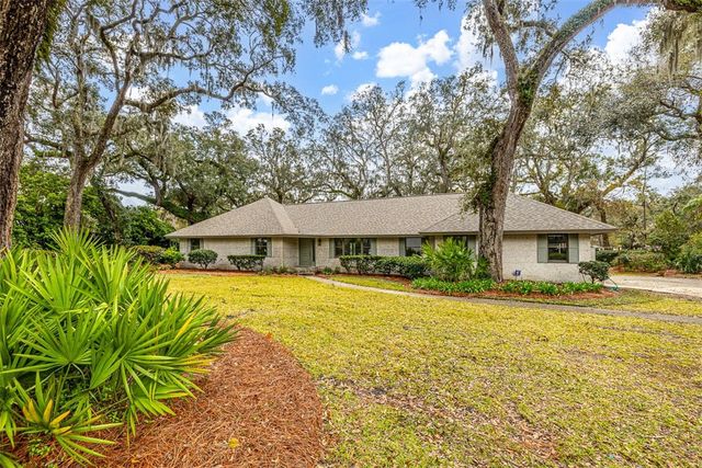 217 Five Pounds Road, St Simons Island, GA 31522