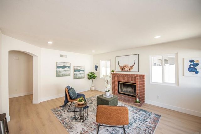 2038 Ridgeline Avenue, Vista, CA 92081