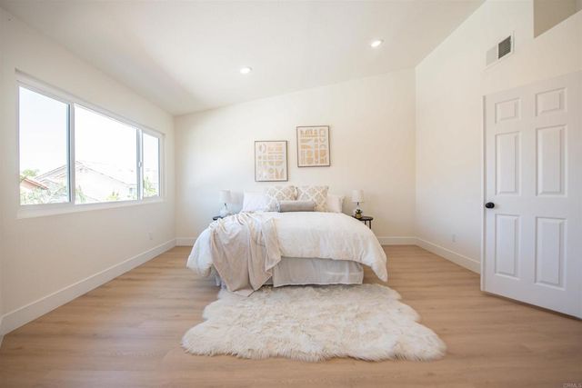 2038 Ridgeline Avenue, Vista, CA 92081