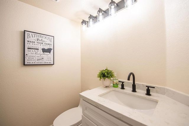 2038 Ridgeline Avenue, Vista, CA 92081