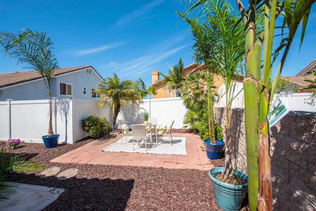 2038 Ridgeline Avenue, Vista, CA 92081