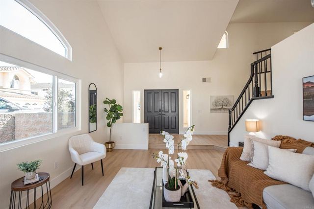 2038 Ridgeline Avenue, Vista, CA 92081