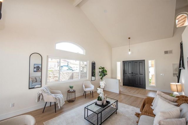 2038 Ridgeline Avenue, Vista, CA 92081