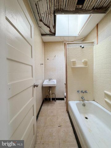 3420 LYNDALE AVE, Baltimore, MD 21213