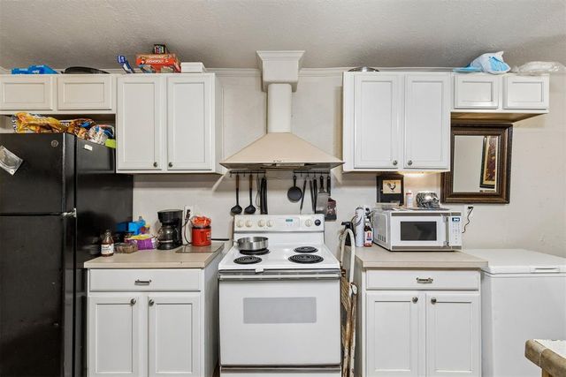 11777 Cottonwood Hills Road, Cashion, OK 73016