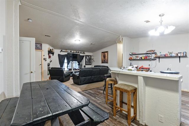 11777 Cottonwood Hills Road, Cashion, OK 73016
