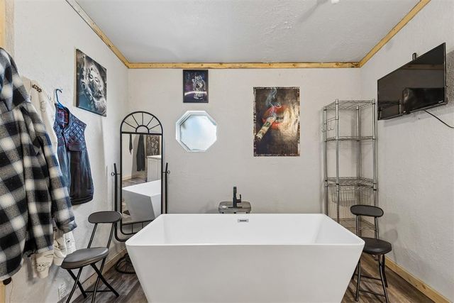 11777 Cottonwood Hills Road, Cashion, OK 73016