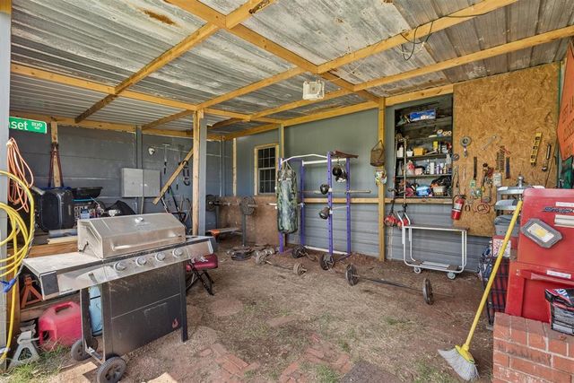 11777 Cottonwood Hills Road, Cashion, OK 73016