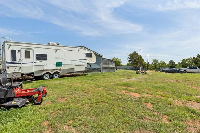 11777 Cottonwood Hills Road, Cashion, OK 73016