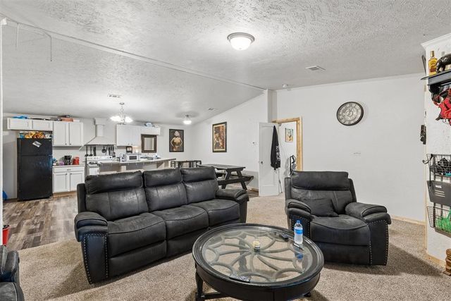11777 Cottonwood Hills Road, Cashion, OK 73016