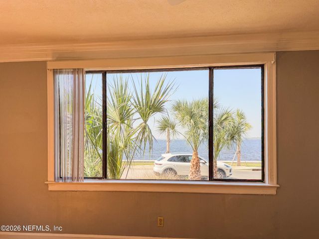 1733 RIVER Road 2, Jacksonville, FL 32207