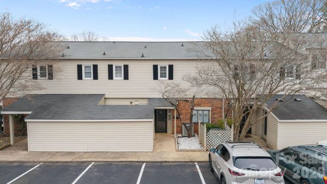 5943 Quail Hollow Road B, Charlotte, NC 28210