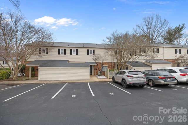 5943 Quail Hollow Road B, Charlotte, NC 28210