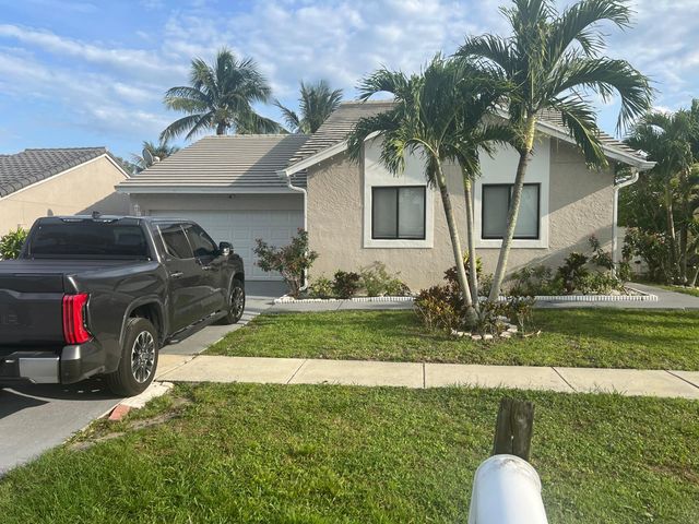 5765 Strawberry Lakes Circle, Lake Worth, FL 33463