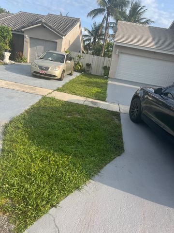 5765 Strawberry Lakes Circle, Lake Worth, FL 33463