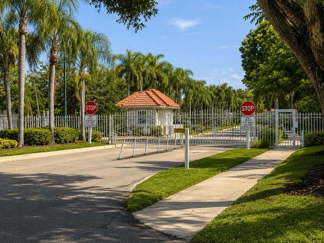 1021 SW 42nd Terrace, Deerfield Beach, FL 33442