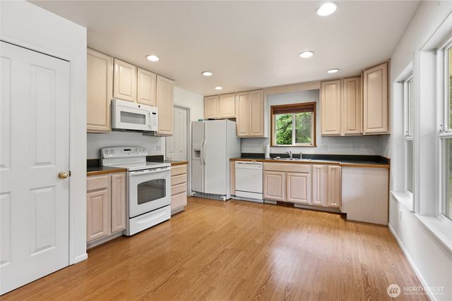 230 Shady Glen Lane, Easton, WA 98925