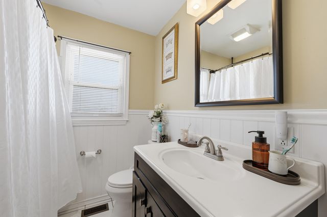 7 Oak Street, Allenstown, NH 03275