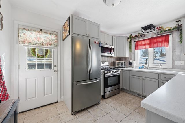 7 Oak Street, Allenstown, NH 03275