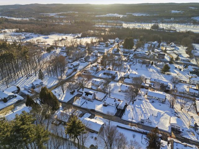 7 Oak Street, Allenstown, NH 03275