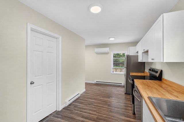 24 Avenue L, Godeffroy, NY 12729