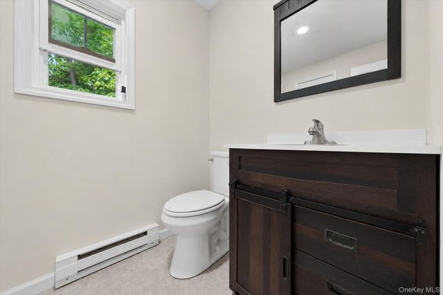 24 Avenue L, Godeffroy, NY 12729