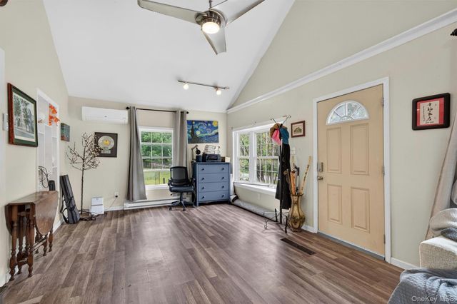 24 Avenue L, Godeffroy, NY 12729