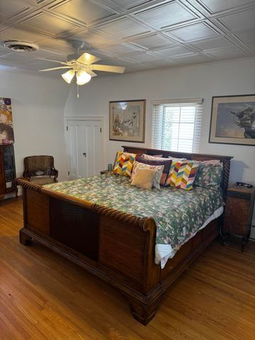 317 N Main Street, Crown Point, IN 46307