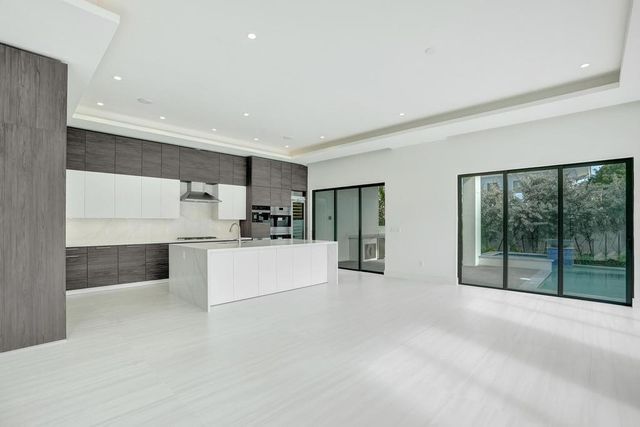 4524 Seagrape Drive 2 South, Lauderdale By The Sea, FL 33308