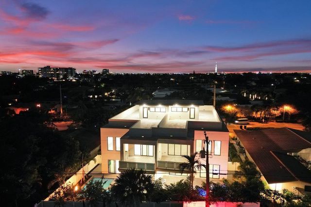 4524 Seagrape Drive 2 South, Lauderdale By The Sea, FL 33308