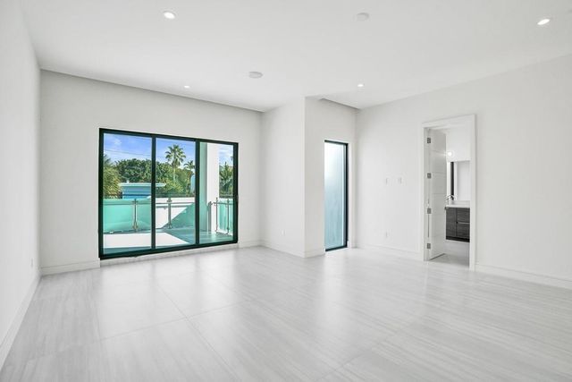 4524 Seagrape Drive 2 South, Lauderdale By The Sea, FL 33308