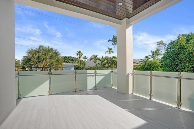 4524 Seagrape Drive 2 South, Lauderdale By The Sea, FL 33308