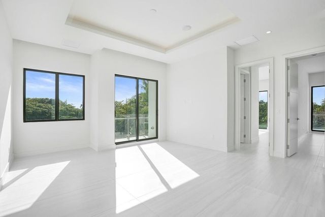 4524 Seagrape Drive 2 South, Lauderdale By The Sea, FL 33308