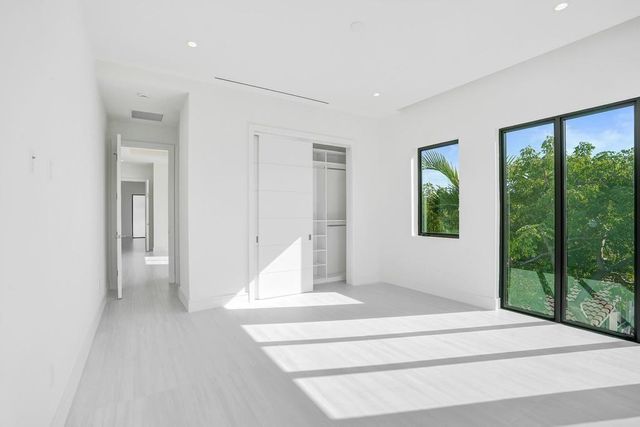 4524 Seagrape Drive 2 South, Lauderdale By The Sea, FL 33308