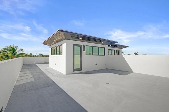 4524 Seagrape Drive 2 South, Lauderdale By The Sea, FL 33308
