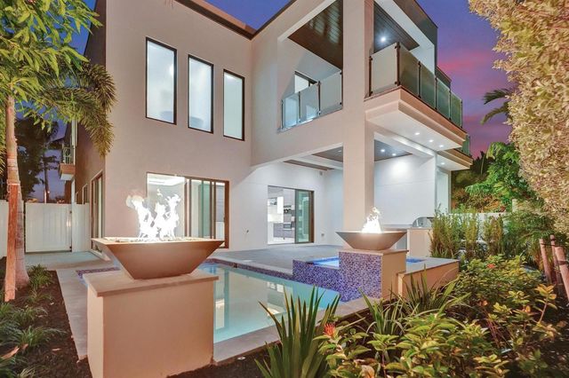 4524 Seagrape Drive 2 South, Lauderdale By The Sea, FL 33308