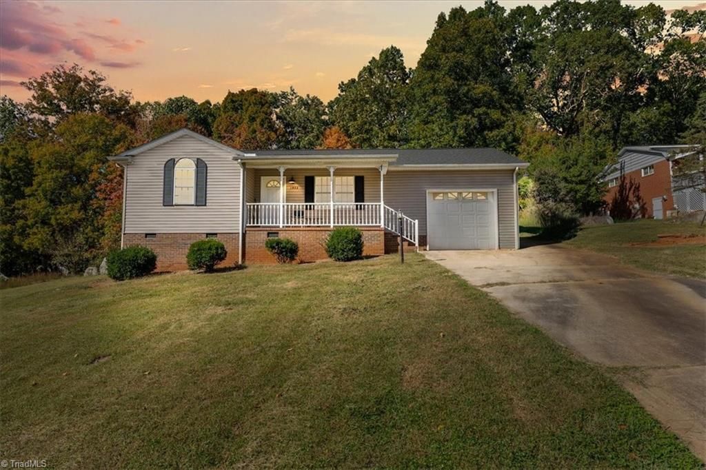 1922 Oak Drive, Asheboro, NC 27205