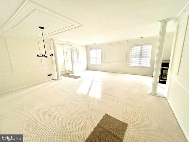 46 MAPLE LEAF CIR, Sewell, NJ 08080