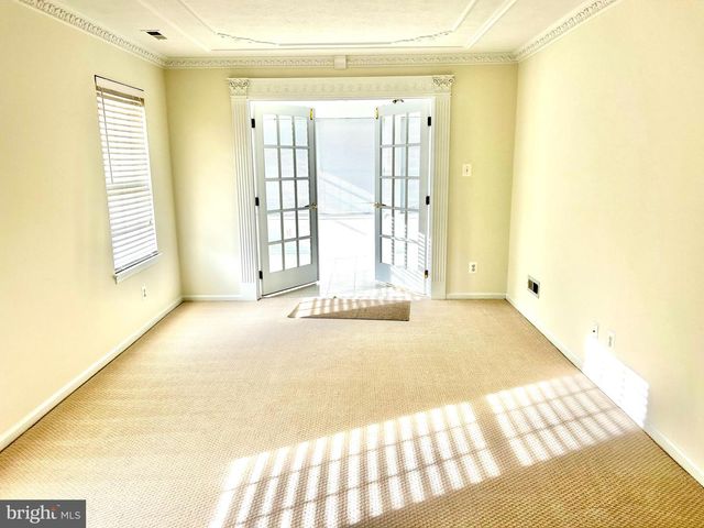 46 MAPLE LEAF CIR, Sewell, NJ 08080