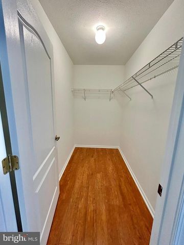 46 MAPLE LEAF CIR, Sewell, NJ 08080