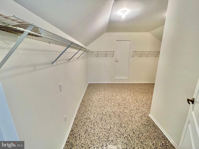 46 MAPLE LEAF CIR, Sewell, NJ 08080