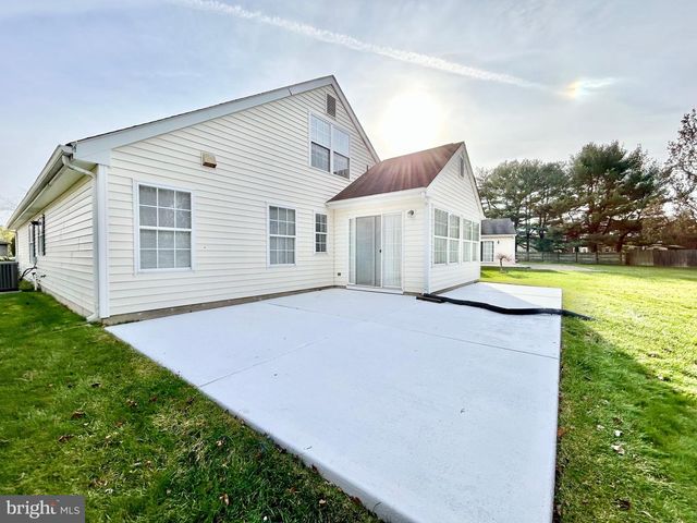 46 MAPLE LEAF CIR, Sewell, NJ 08080