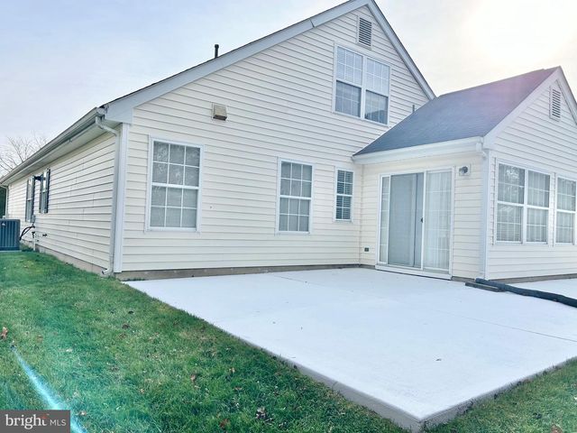 46 MAPLE LEAF CIR, Sewell, NJ 08080