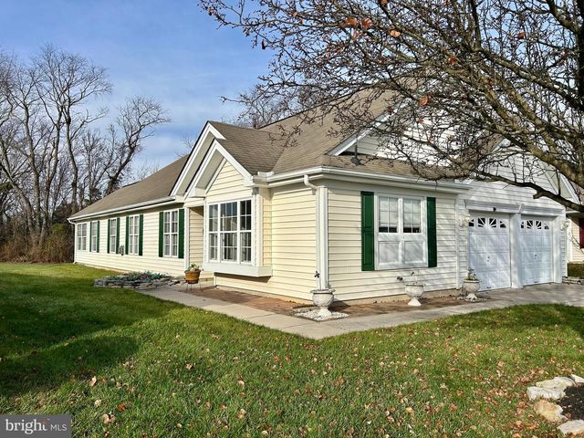 46 MAPLE LEAF CIR, Sewell, NJ 08080