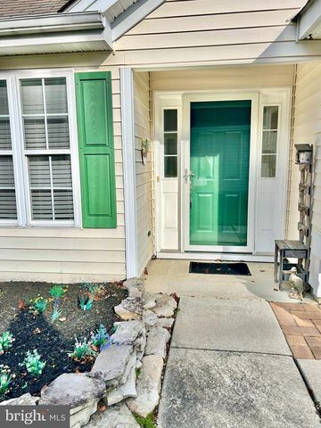 46 MAPLE LEAF CIR, Sewell, NJ 08080