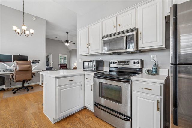 1043 E ISLAND PL, Memphis, TN 38103