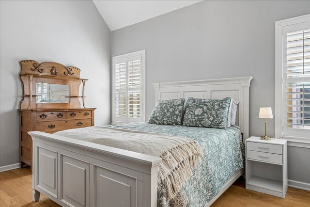 1043 E ISLAND PL, Memphis, TN 38103