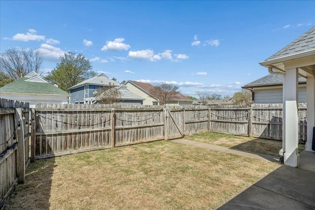 1043 E ISLAND PL, Memphis, TN 38103