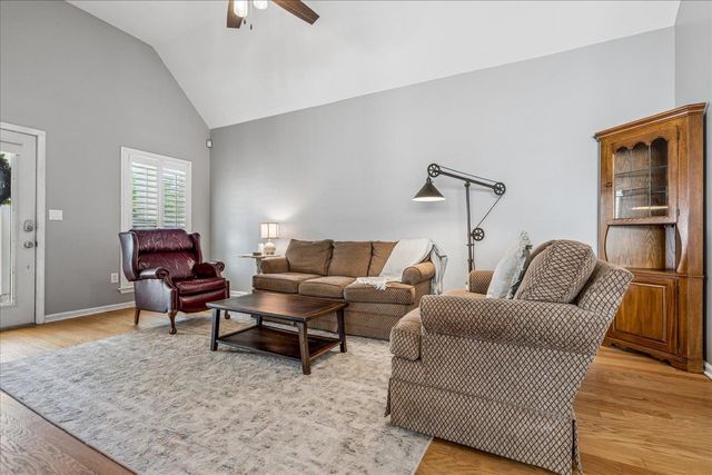 1043 E ISLAND PL, Memphis, TN 38103